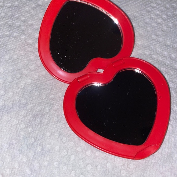 Double Makeup Mirror Compact Red Heart NWOB - Picture 4 of 6